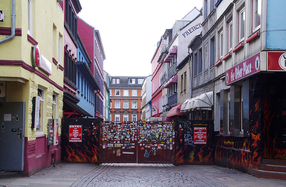 Die Herbertstraße in Hamburg auf St. Pauli