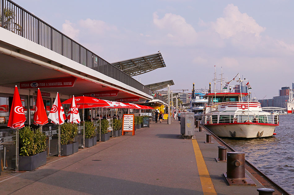 Der Anleger an den St. Pauli Landungsbrücken in Hamburg
