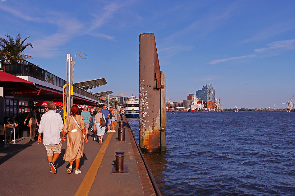 Der Anleger an den St. Pauli Landungsbrücken in Hamburg