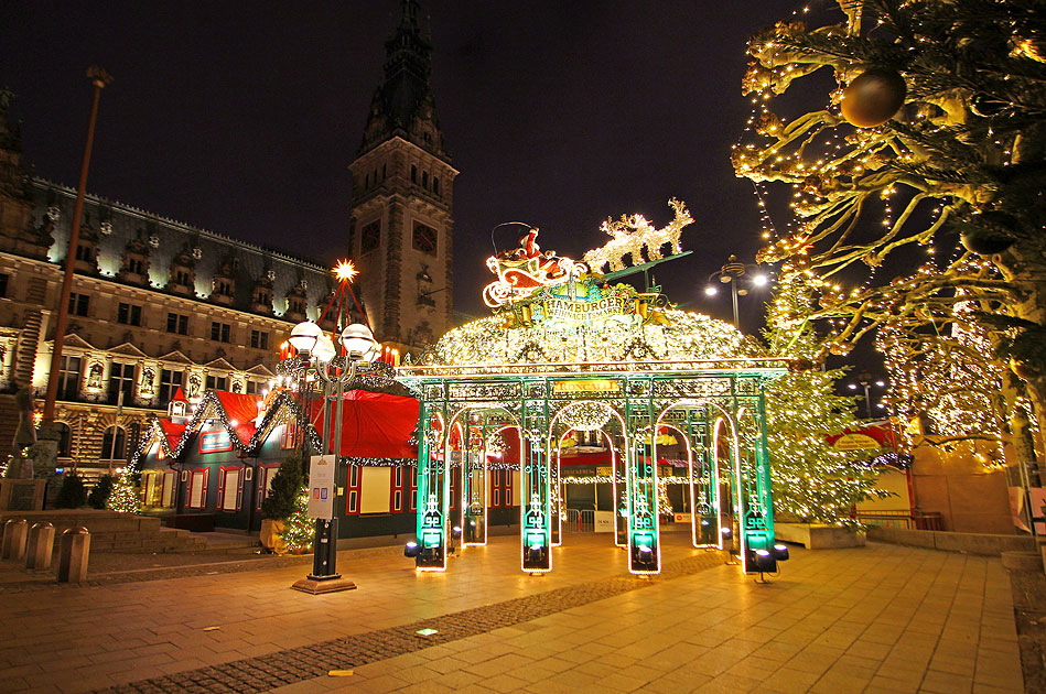Der Hamburger Weihnachtsmarkt auf dem Rathausmarkt