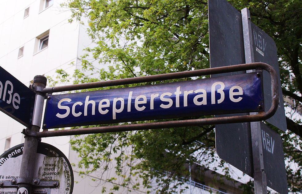 Ein Stra&szlig;enschild der Scheplerstra&szlig;e in Hamburg-Altona-Altstadt
