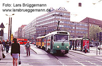 Eine Stra&szlig;enbahn am Postplatz