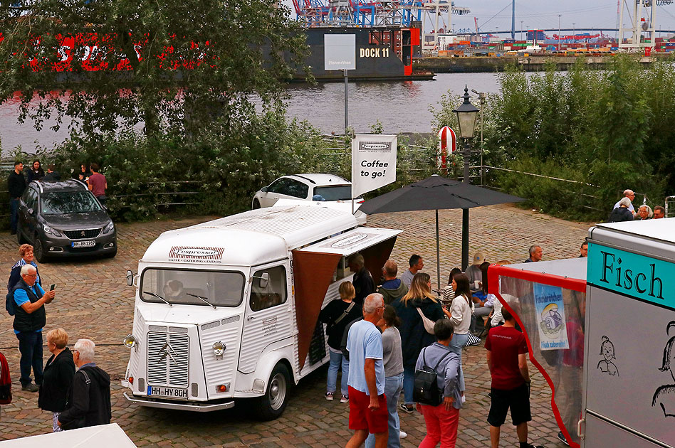 Kaffee zum Gehen - Coffee to go! Auf dem Hamburger Fischmarkt