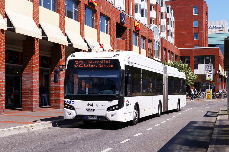 Ein Elektrobus der KVG in Kiel - ein VDL Citea SLFA-187