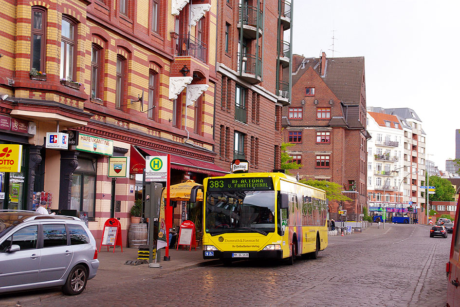Die Bushaltestelle Fischauktionshalle in Hamburg-Altona-Alstedt