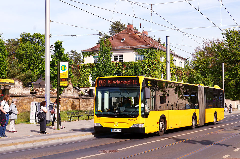 Ein DVS Bus als Ersatzverkehr an der Haltestelle Tolkewitz Schulcampus