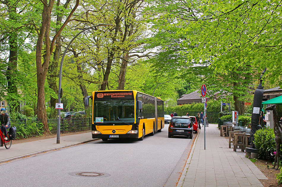 Ein SEV Bus in Hamburg am Bahnhof Klein Flottbek
