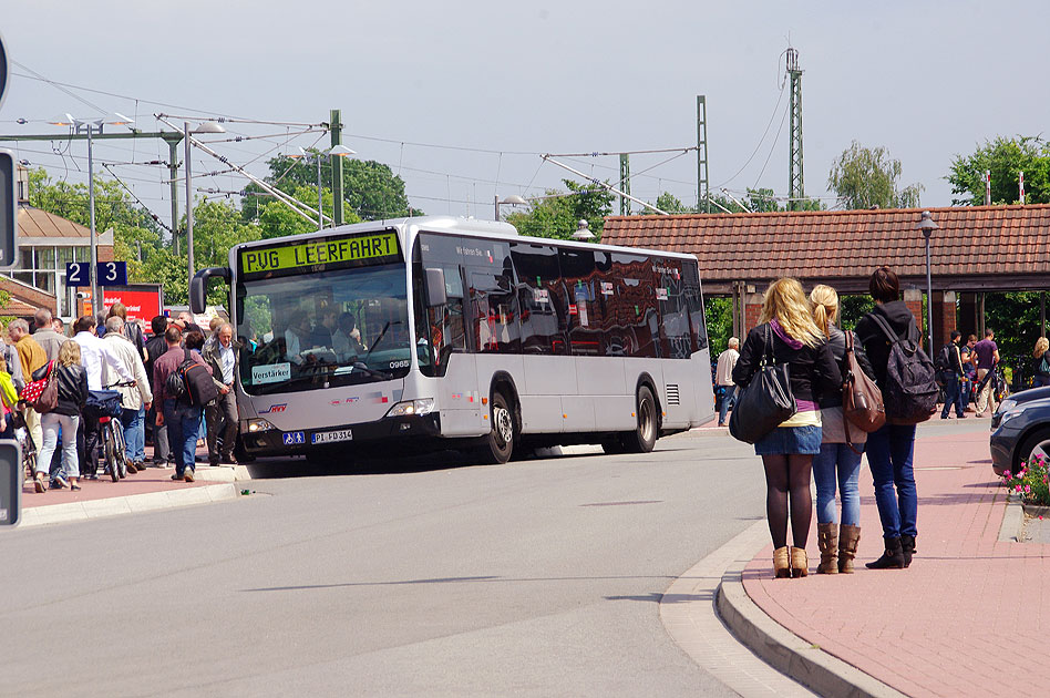 Ein PVG Bus am Bahnhof Buxtehude