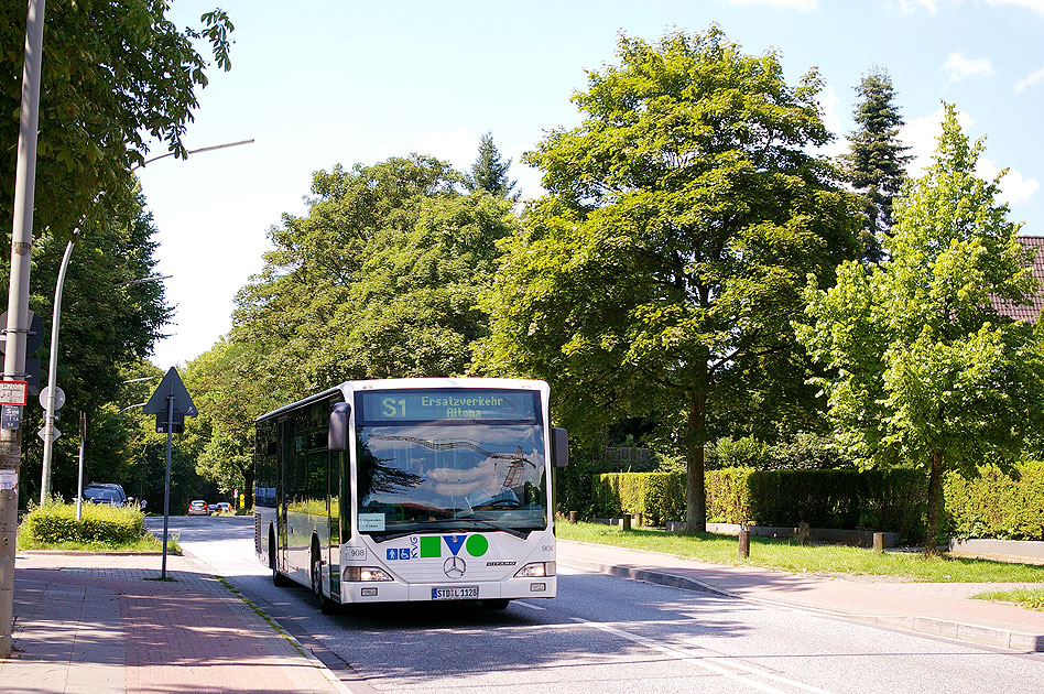 Ein KVG Bus im SEV Einsatz für die Hamburger S-Bahn am Bahnhof Bahrenfeld