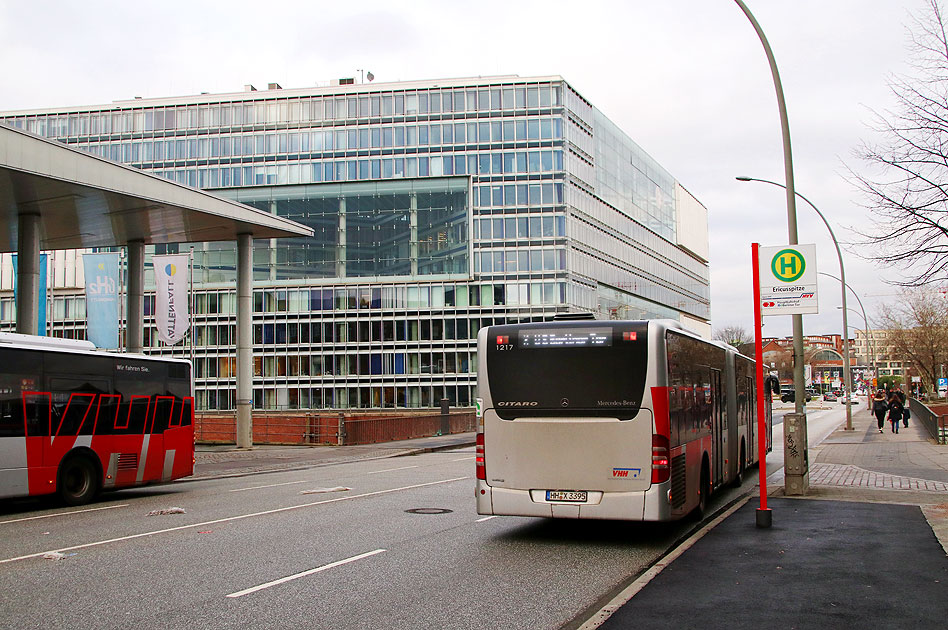 Die Bushaltestelle Ericusspitze in der Hamburger Hafencity