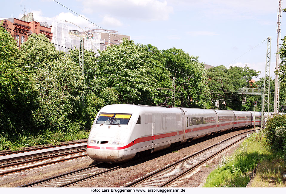 Ein ICE zwischen Dammtorbahnhof und Sternschanze auf der Verbindungsbahn in Hamburg