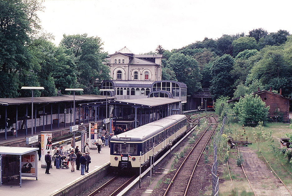 Der 471 062 im Bahnhof Hamburg-Blankenese