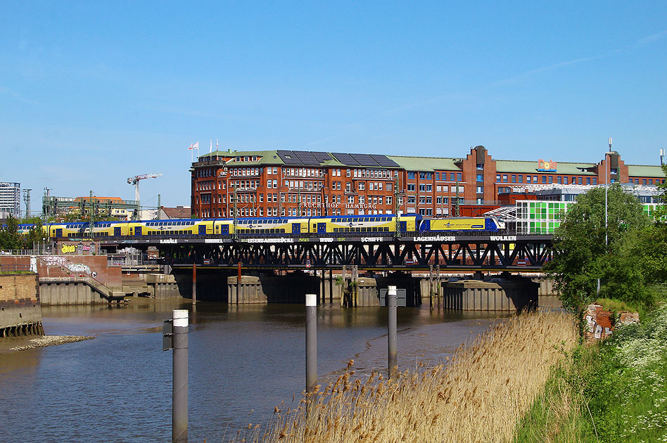 Die Baureihe 147 beim Metronom auf der Oberhafenbrücke in Hamburg