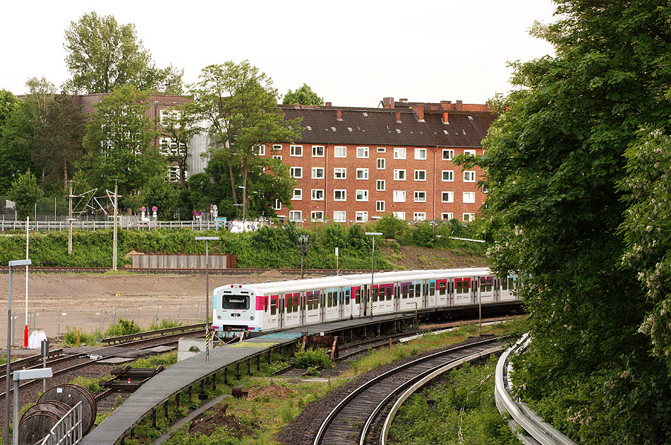 Der 472 261 im Kehrgleis vom Bahnhof Hasselbrook