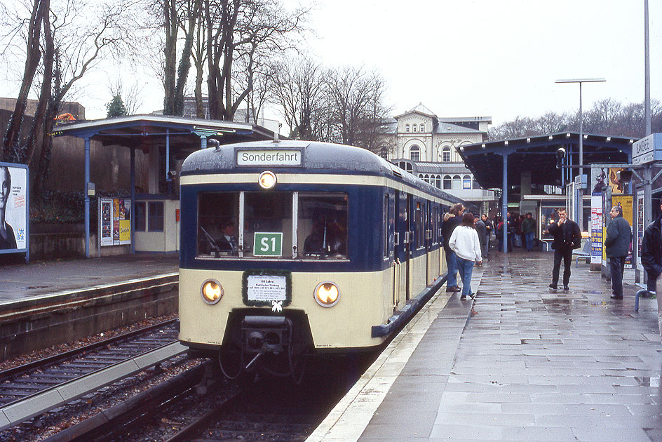 Die Sonderfahrt 60 Jahre 471 001 im Bahnhof Hamburg-Blankenese