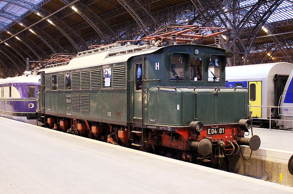 DR Baureihe E 04 in Leipzig Hbf