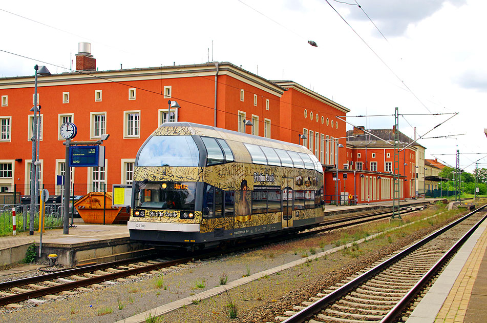 Die DB Baureihe 670 in Dessau Hbf - der Doppelstockschienenbus
