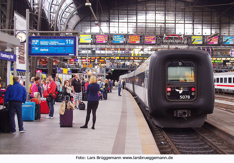 DSB IC3 Triebwagen Gumminase in Hamburg Hbf