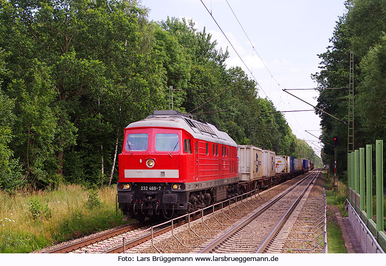 DB Baureihe 232 im Bahnhof Prisdorf mit einem Marschbahnumleiter