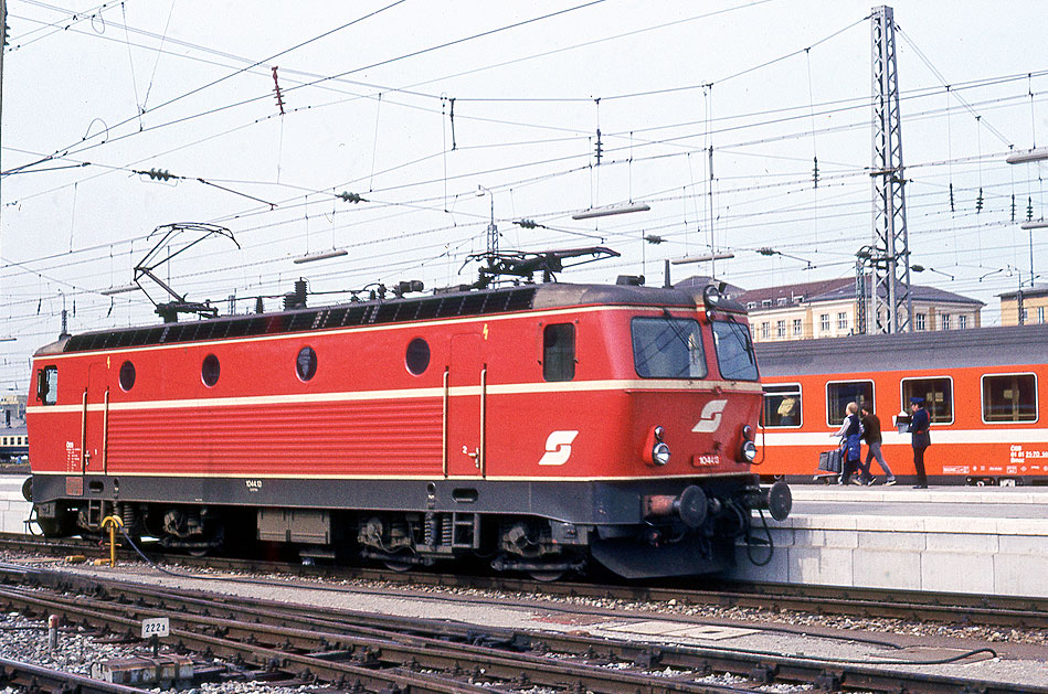 Die ÖBB 1044.13 in München Hbf