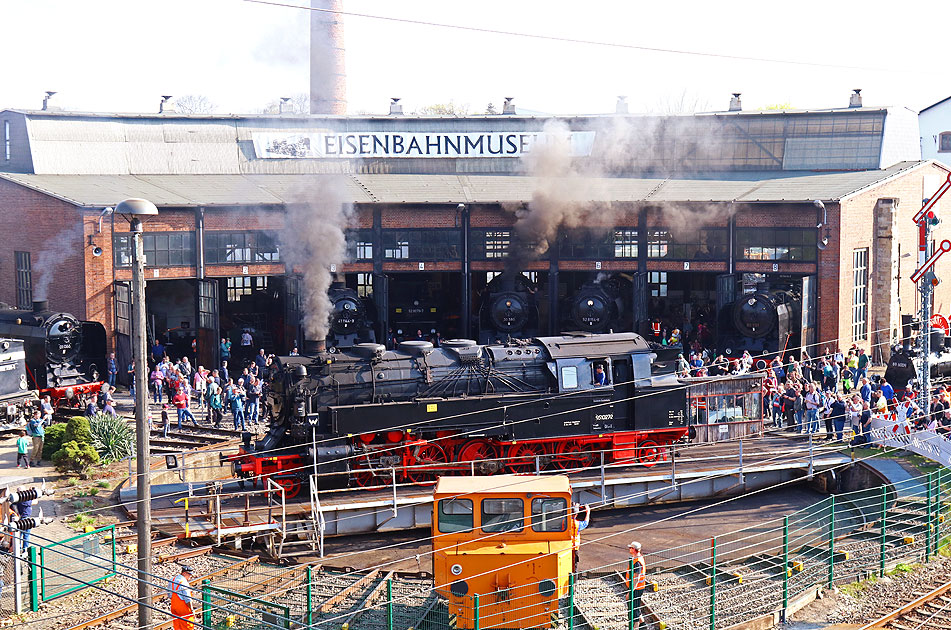 Eine Dampflok der Baureihe 95 im Bw Dresden-Altstadt