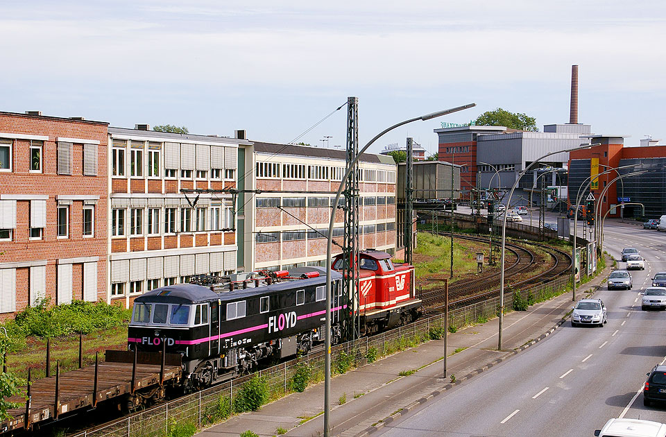 Floyd Lok gezogen von EVB-Lok in Hamburg-Harburg