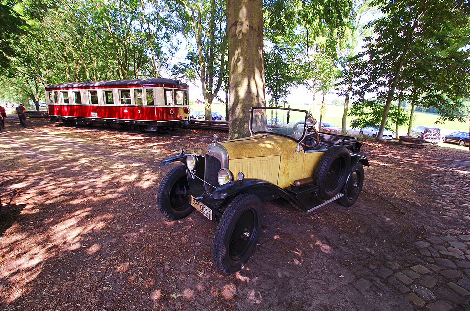 Der DEV T 42 im Bahnhof Heiligenberg