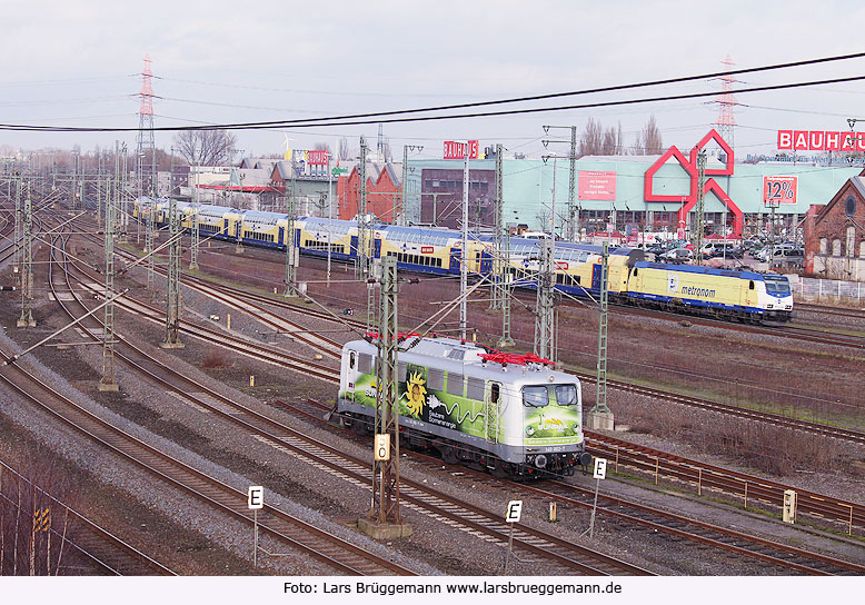 DB Baureihe 140 - Die 140 002-7 mit Sunrail-Werbung