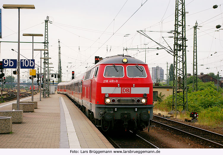 DB Baureihe 218 - Lok 218 418-2 in Touristik-Zug-Lackierung - in München Hbf
