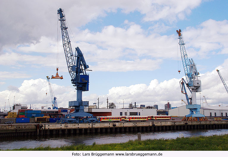 Ostbanen Triebwagen im Hamburger Hafen