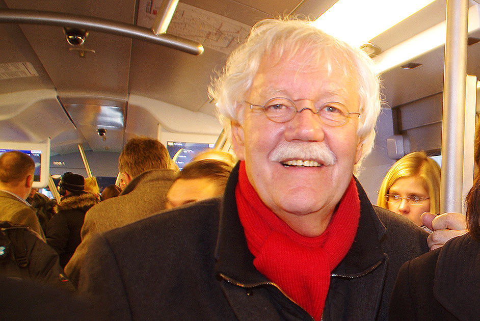 Carlo von Tiedemann in einer Hamburger U-Bahn