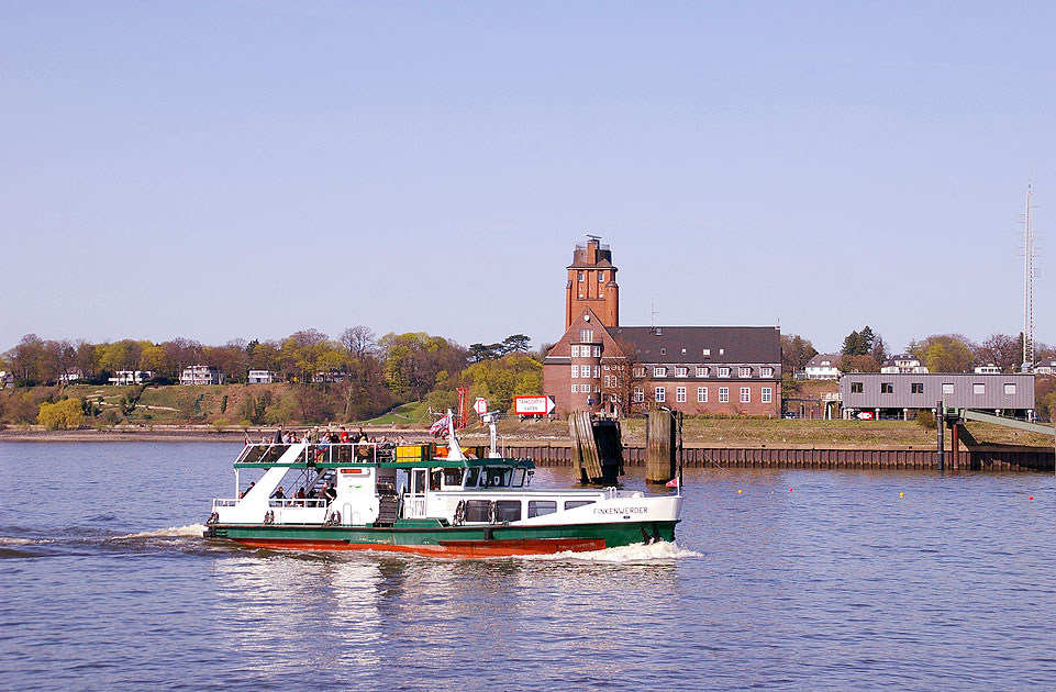 HADAG Schiff Finkenwerder in Finkenwerder