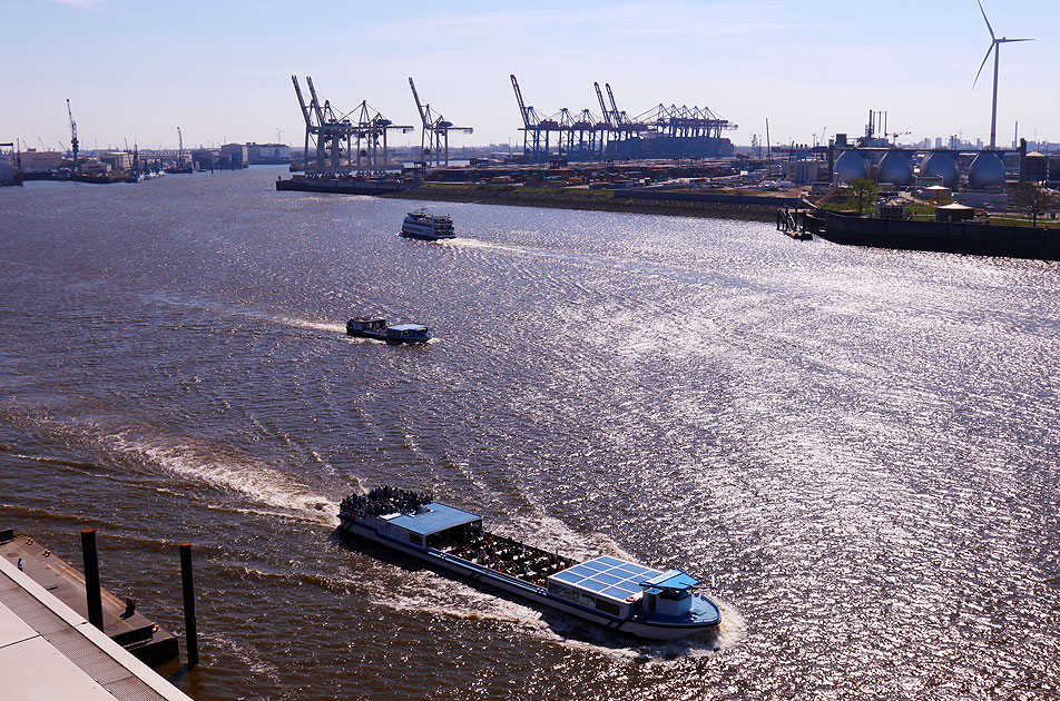 Das Abicht Schiff Klein Romy in Hamburg auf der Elbe