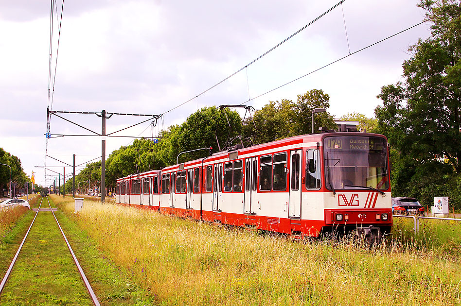 Die U-Bahn in Duisburg - Haltestelle Düsseldorf Nordpark / Aquazoo