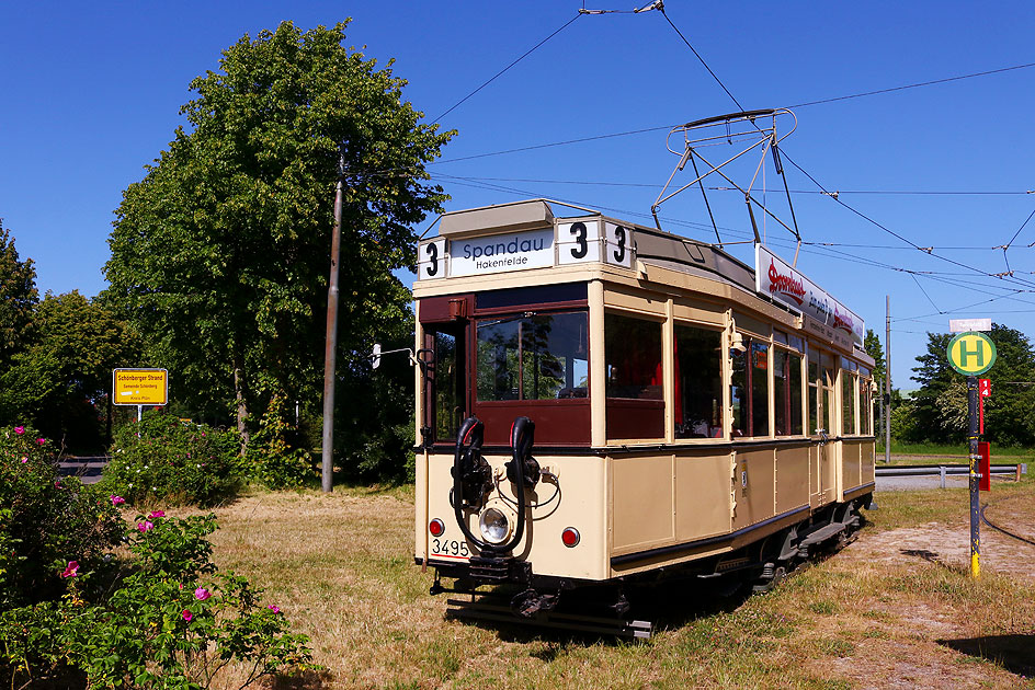 Eine Berliner Straßenbahn vom Typ TM36 am Schönberger Strand beim VVM