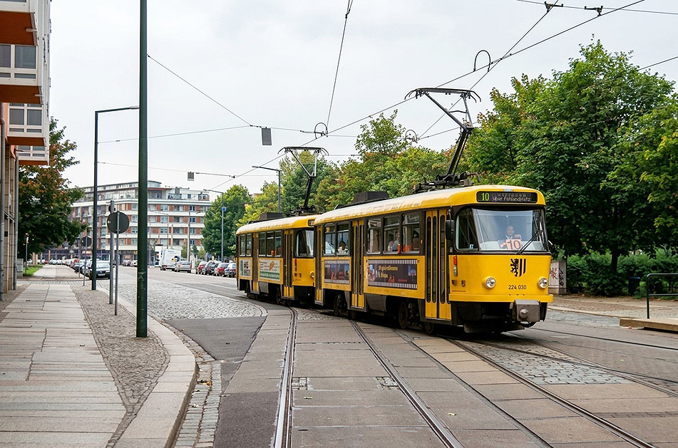 Stra&szlig;enbahn Dresden Haltestelle Fetscherplatz