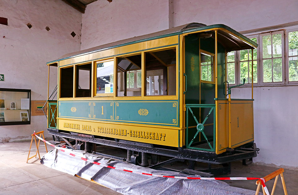 Ein Pferdebahnwagen im Stra&szlig;enbahnmuseum  Wehmingen bei Hannover
