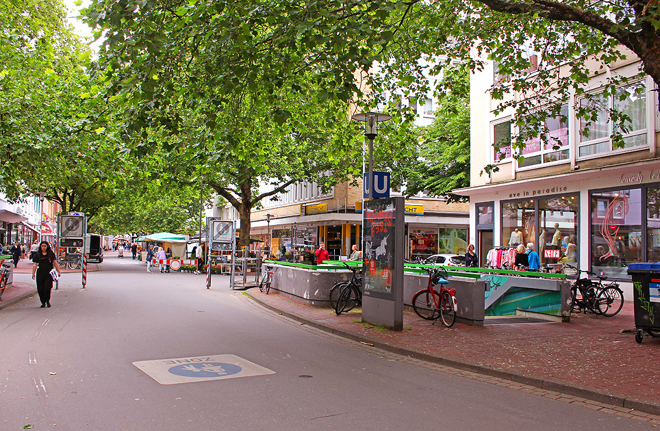 Die U-Bahn-Haltestelle Sedanstra&szlig;e / Lister Meile der &Uuml;stra in Hannover