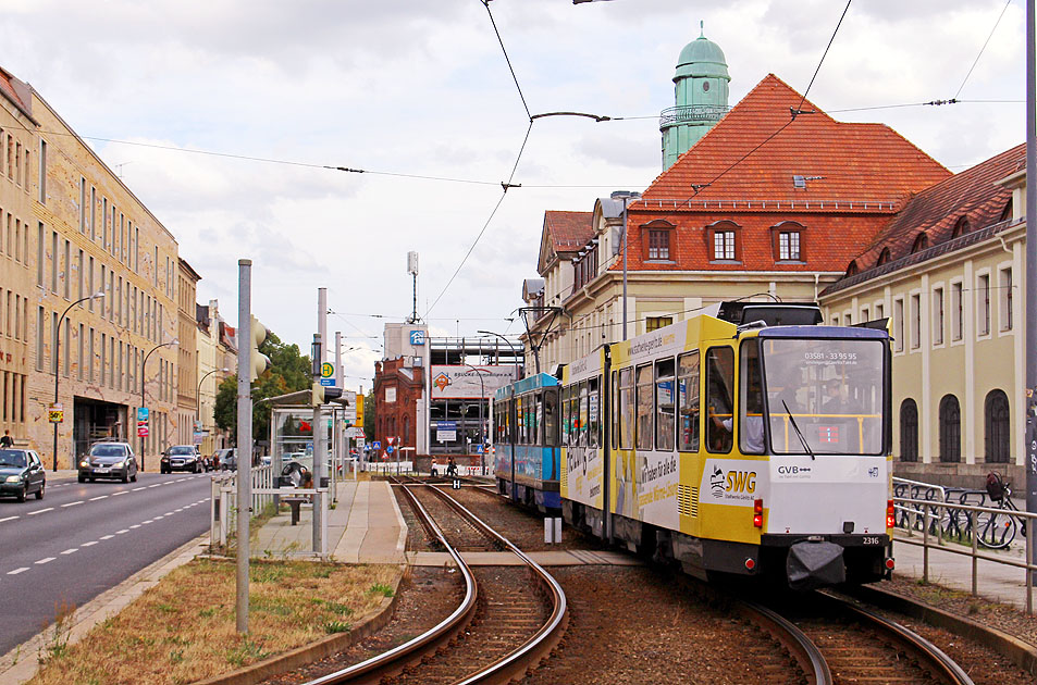 Die Stra&szlig;enbahn in G&ouml;rlitz am Bahnhof