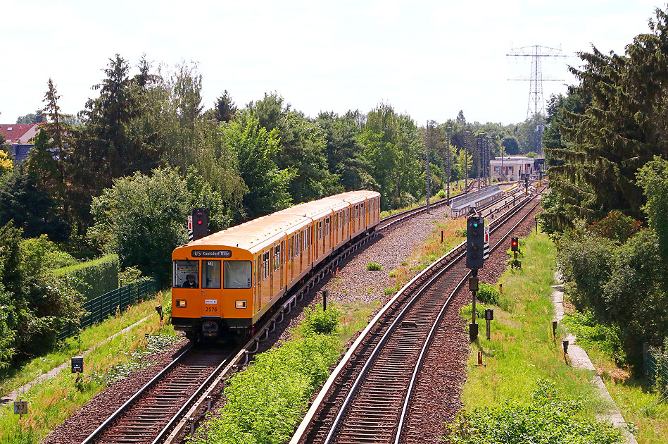 Symbolfoto: Der U-Bahn-Bahnhof Leopoldplatz in Westberlin