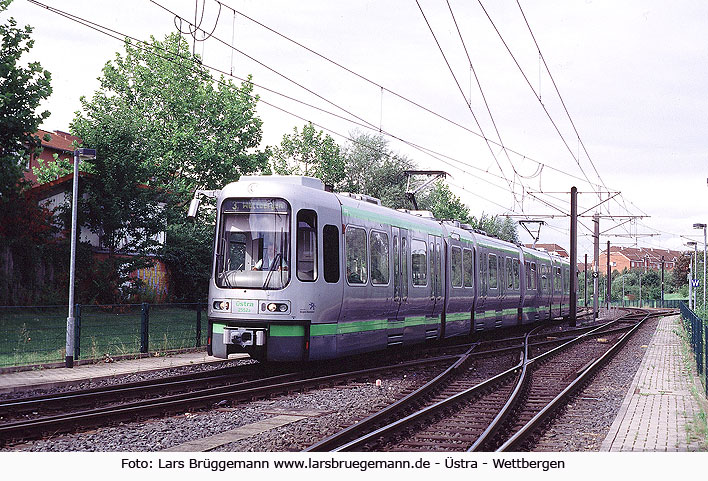 Stra&szlig;enbahn - Stadtbahn Hannover - &Uuml;stra in Wettbergen