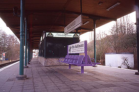 Der Bahnsteig vom Bahnhof Bahrenfeld in Hamburg