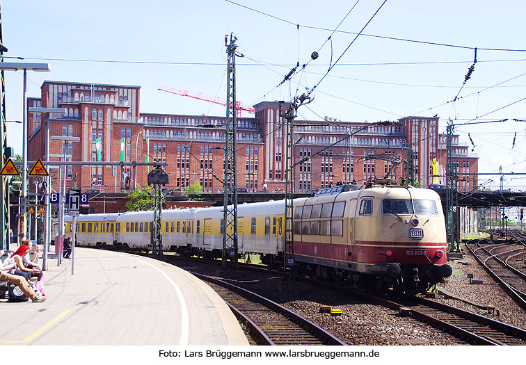 DB Baureihe 103 - Die 103 222 mit einem Meßzug