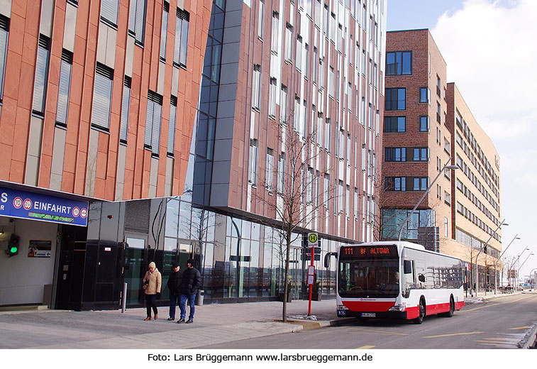 Hochbahn Bus in der Hafencity - Buslinie 111