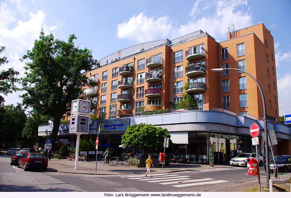 Hamburg-Rissen mit der Wedeler Landstraße