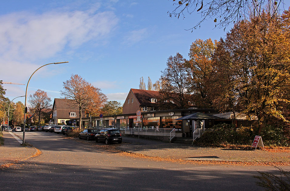 Die Espenreihne am Bahnhof Iserbrook in Hamburg