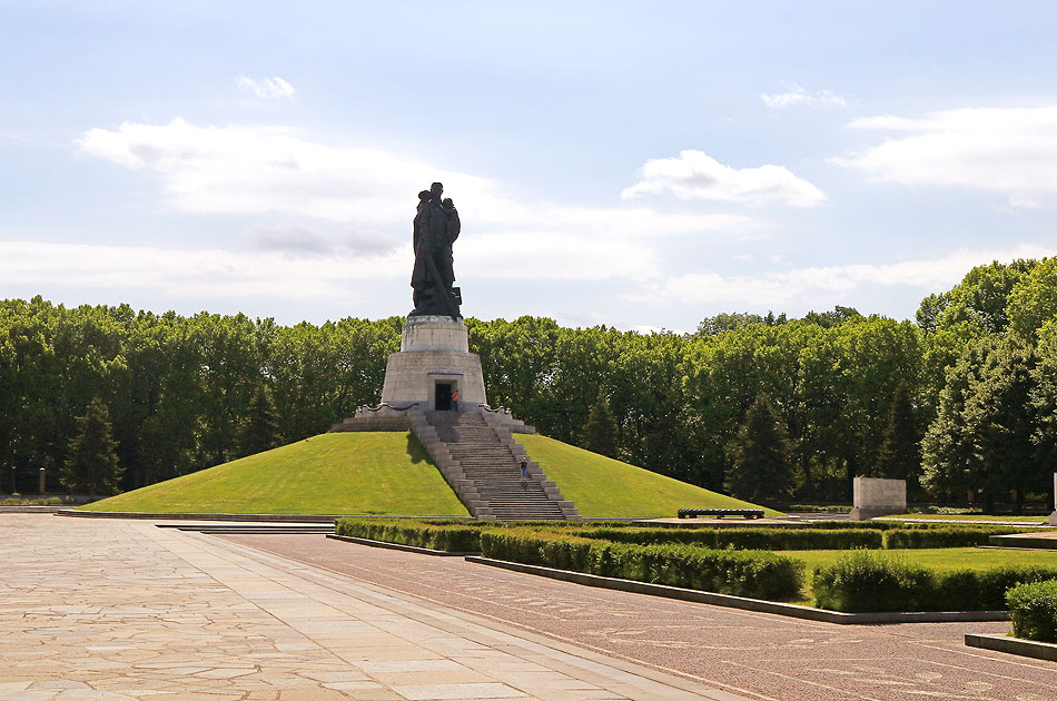 Der Treptower Park in Ost-Berlin