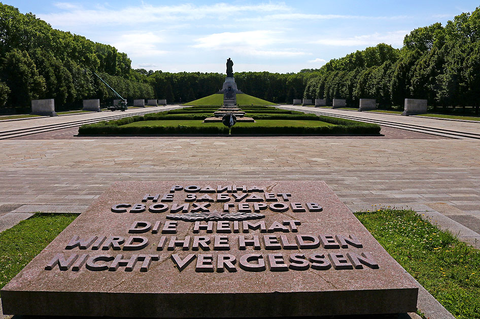 Der Treptower Park in Berlin - Die Heimat wird ihre Helden nicht vergessen