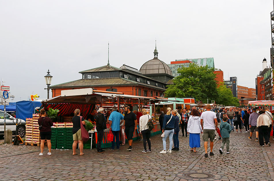 Der Hamburger Fischmarkt mit der Fischauktionshalle