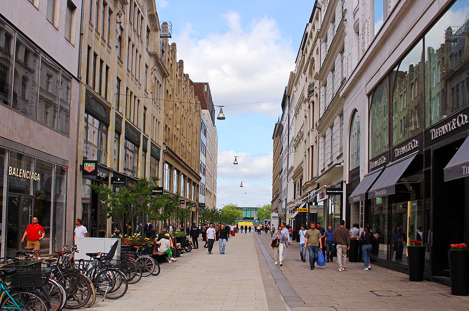 Der Neue Wall in Hamburg ist eine Einkaufsstraße